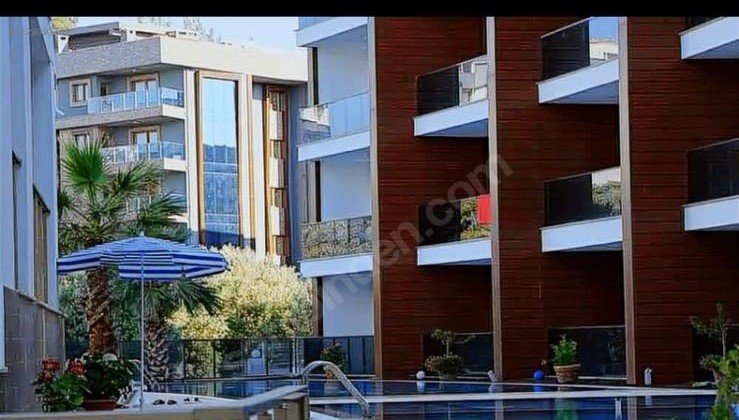Luxury apartment in a complex for sale in Kusadasi