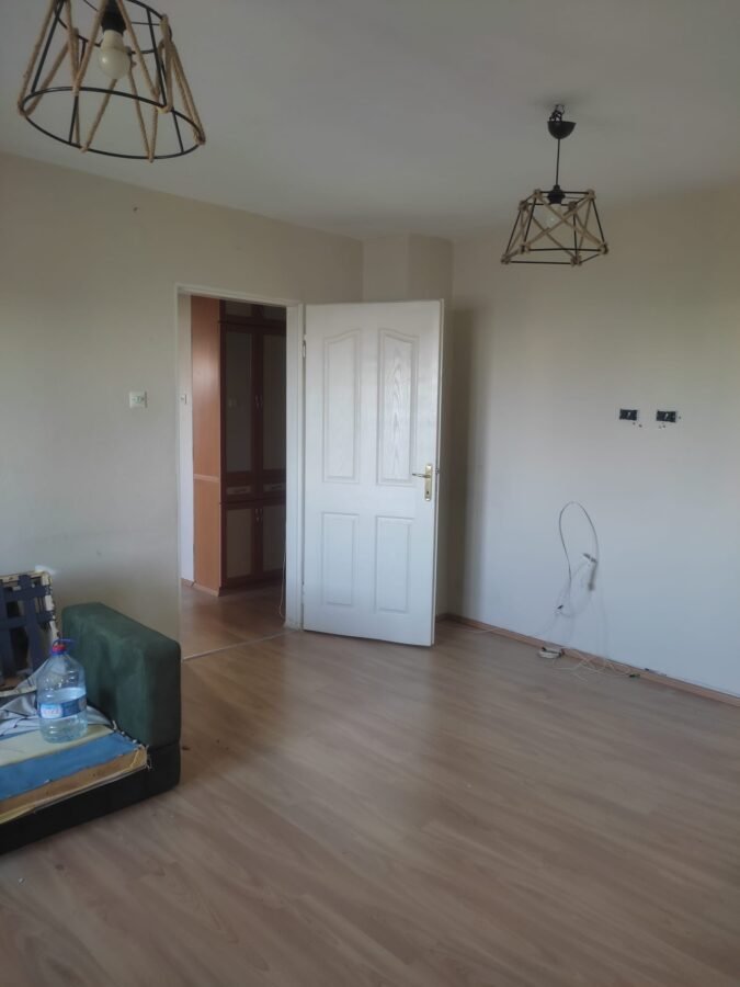 çağdaş mahallesinde balkonlu 2+1 daire